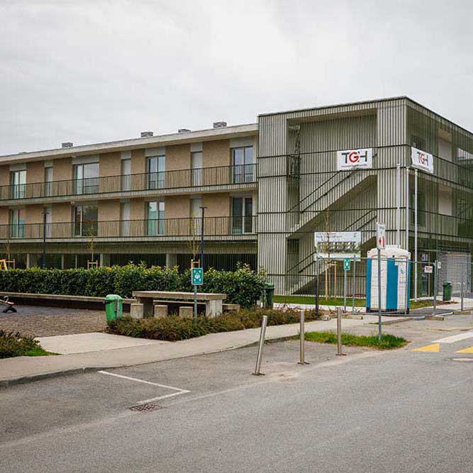 Domov 12 STANOVANJSKI OBJEKT-DOLGI MOST LJUBLJANA